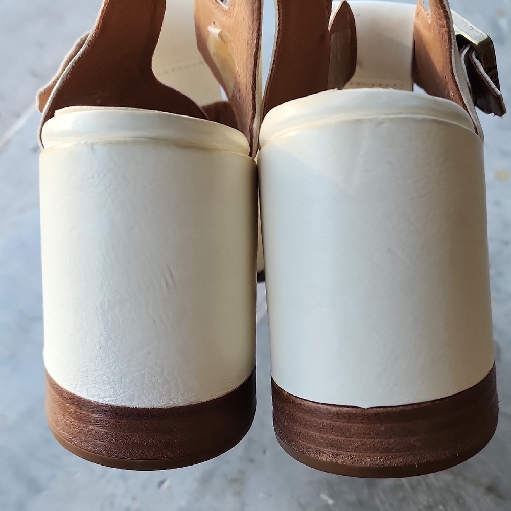 A.S.98 Emery Pump In Milk Heeled Sandals - Picture 7 of 15